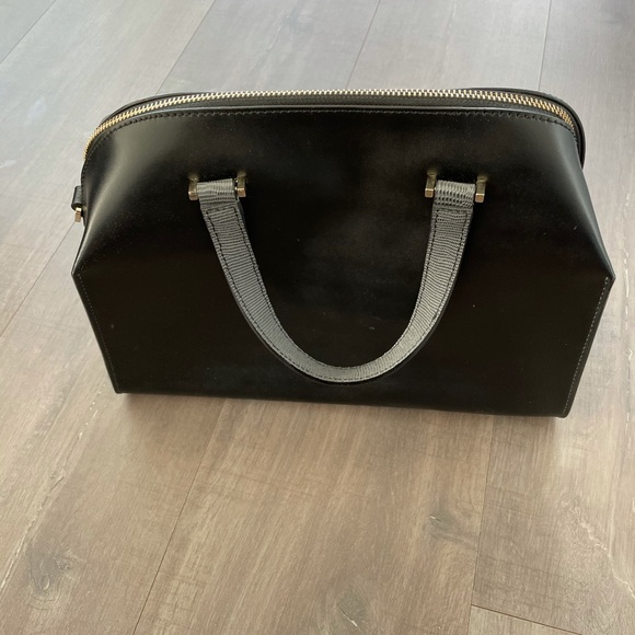 Kate Spade medium size leather purse - Picture 5 of 7